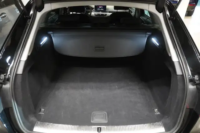 Audi A4 view 10