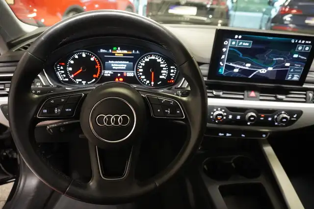 Audi A4 view 11