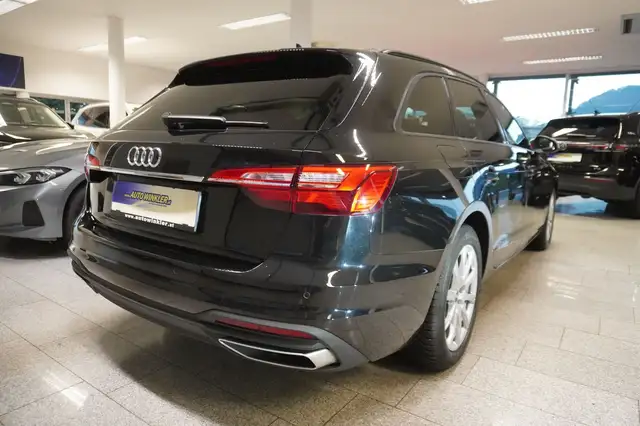 Audi A4 view 5