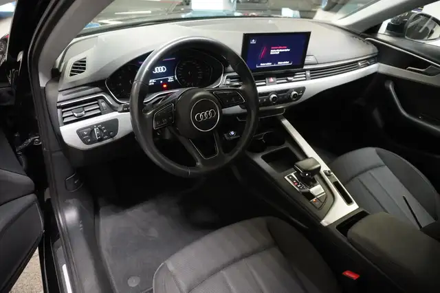 Audi A4 view 7