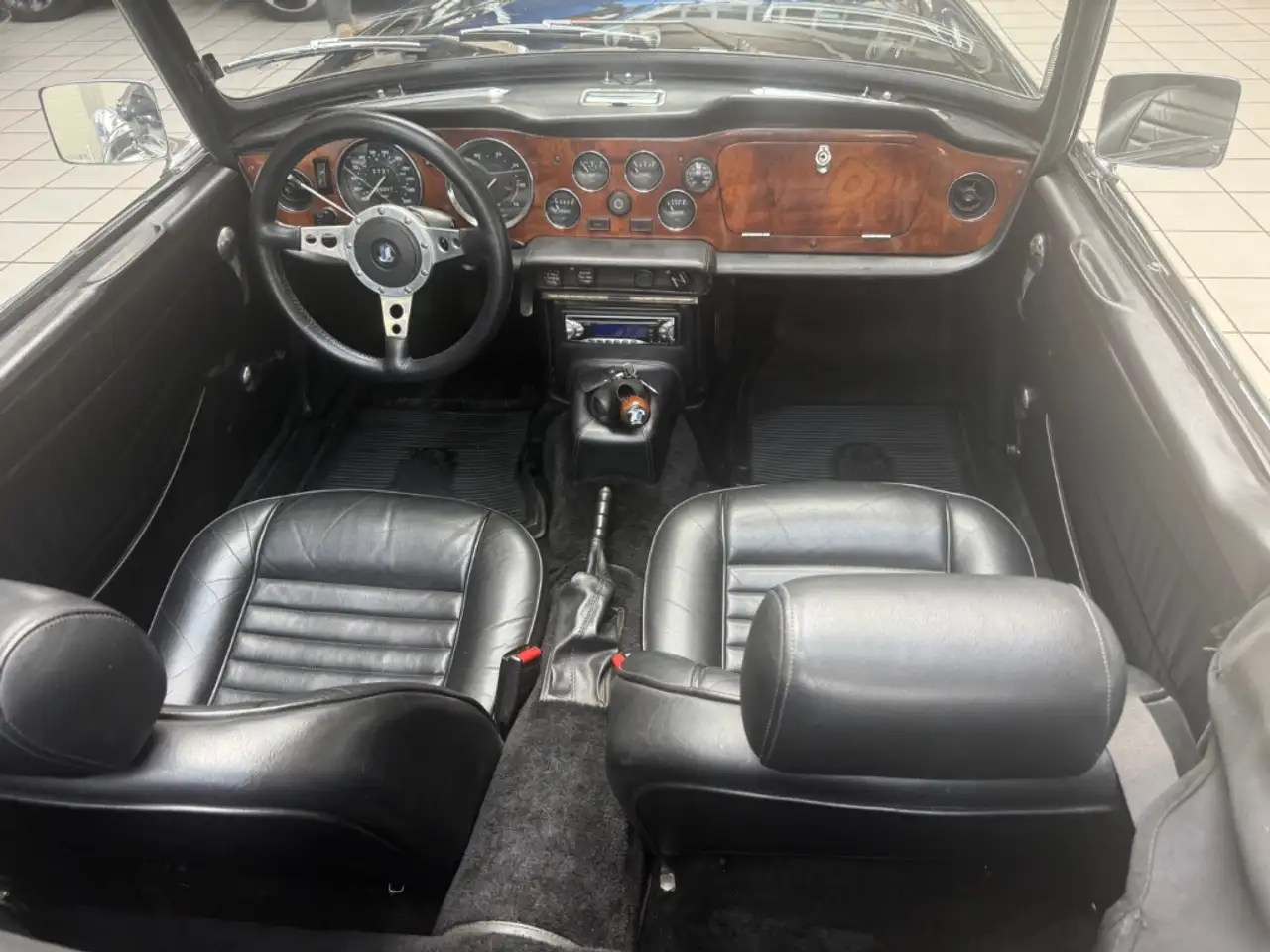 Triumph TR6 Pi mit Overdrive Weber Doppelvergaser Speichenräde, foto 10
