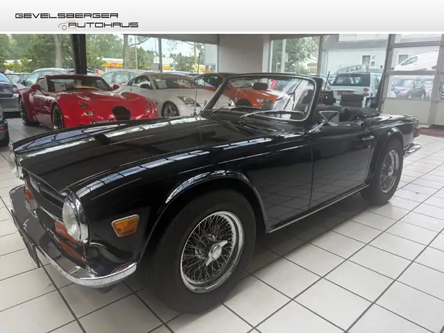 Triumph TR6 Pi mit Overdrive Weber Doppelvergaser Speichenräde
