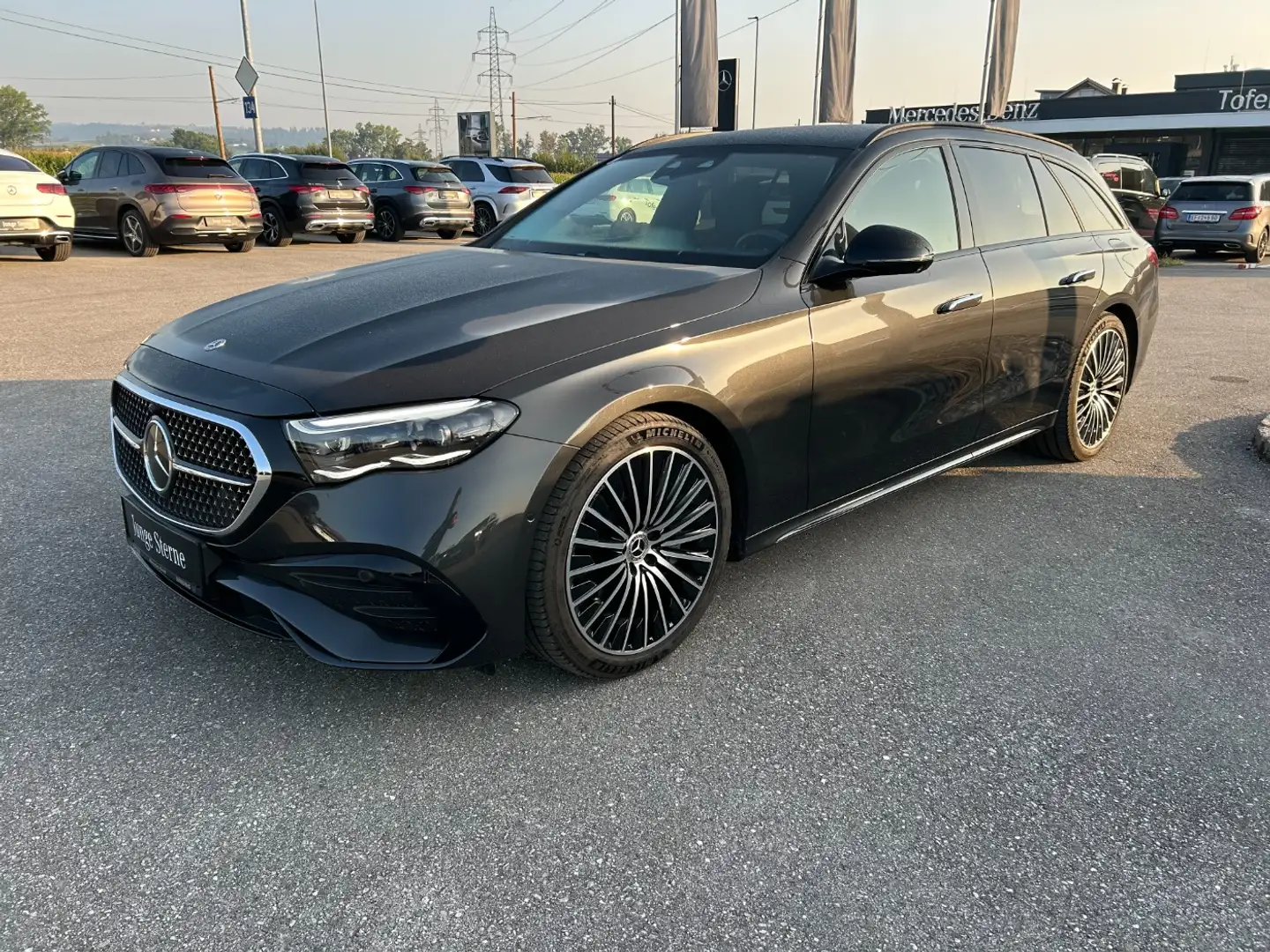 Mercedes-Benz E 300 de 4MATIC T-Modell Österreich Edition AMG, Supersc Grau - 2