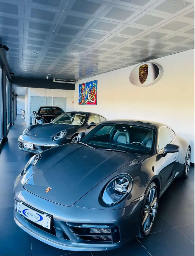Porsche 911 992 Coupe 3.0 Carrera 4 Grau - 1