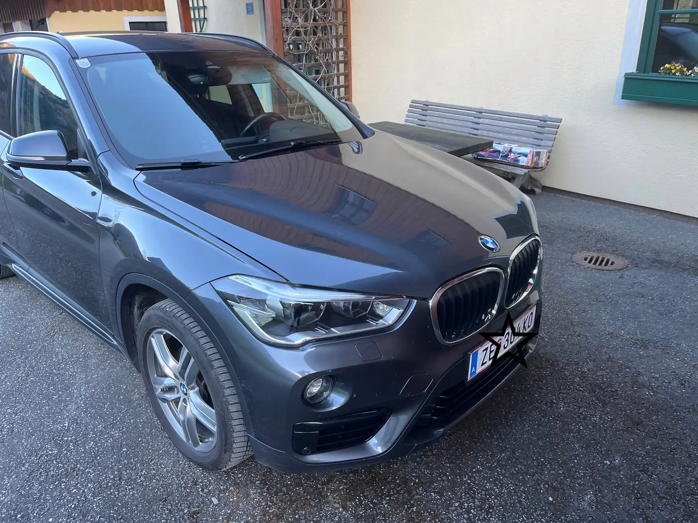 BMW X1 X1 xDrive18d Aut. Sport Line Grau - 2