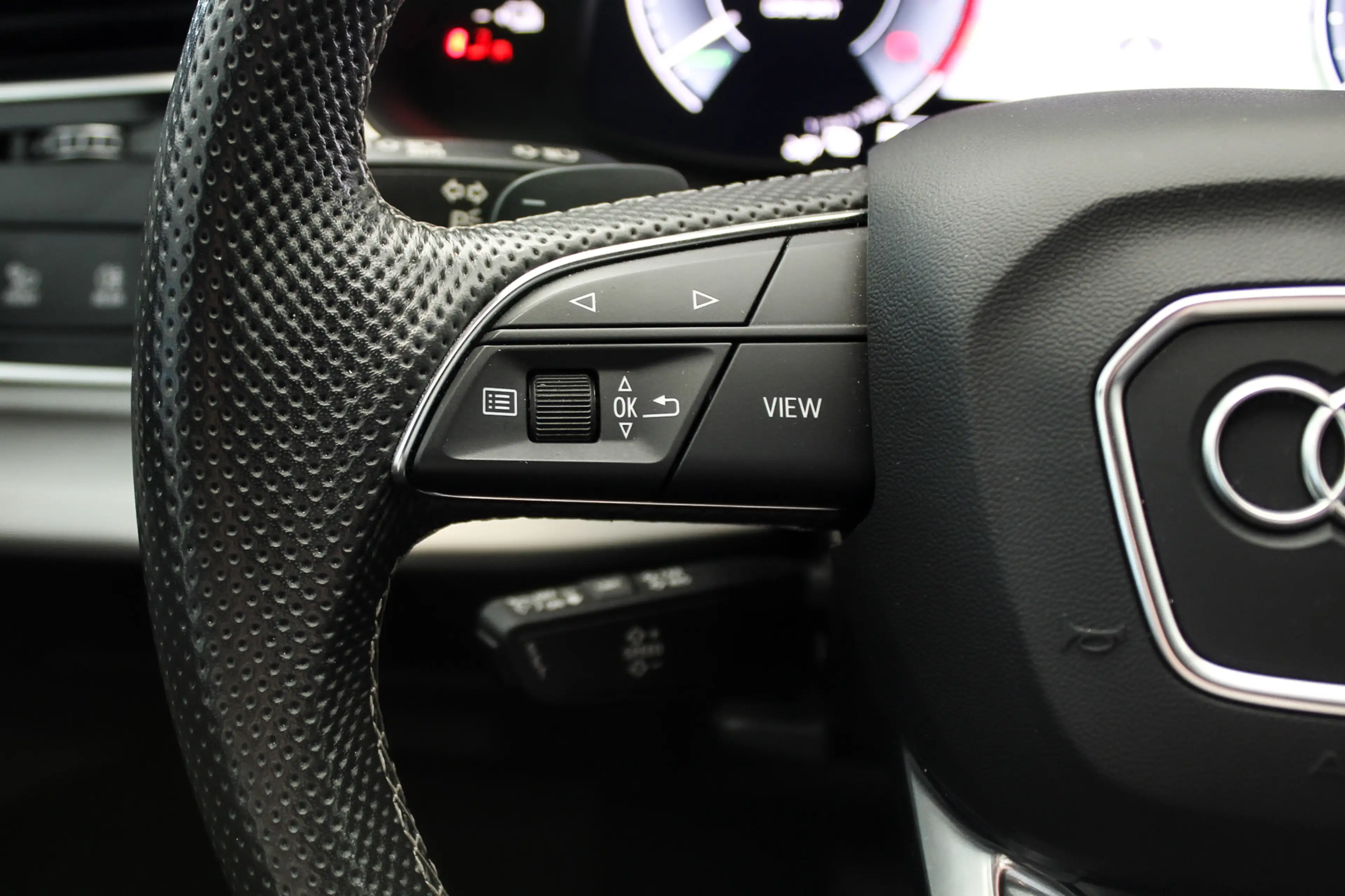 Audi Q7 60 TFSI e quattro S LINE PANO HUD SOFTCLOSE BTW — photo 18