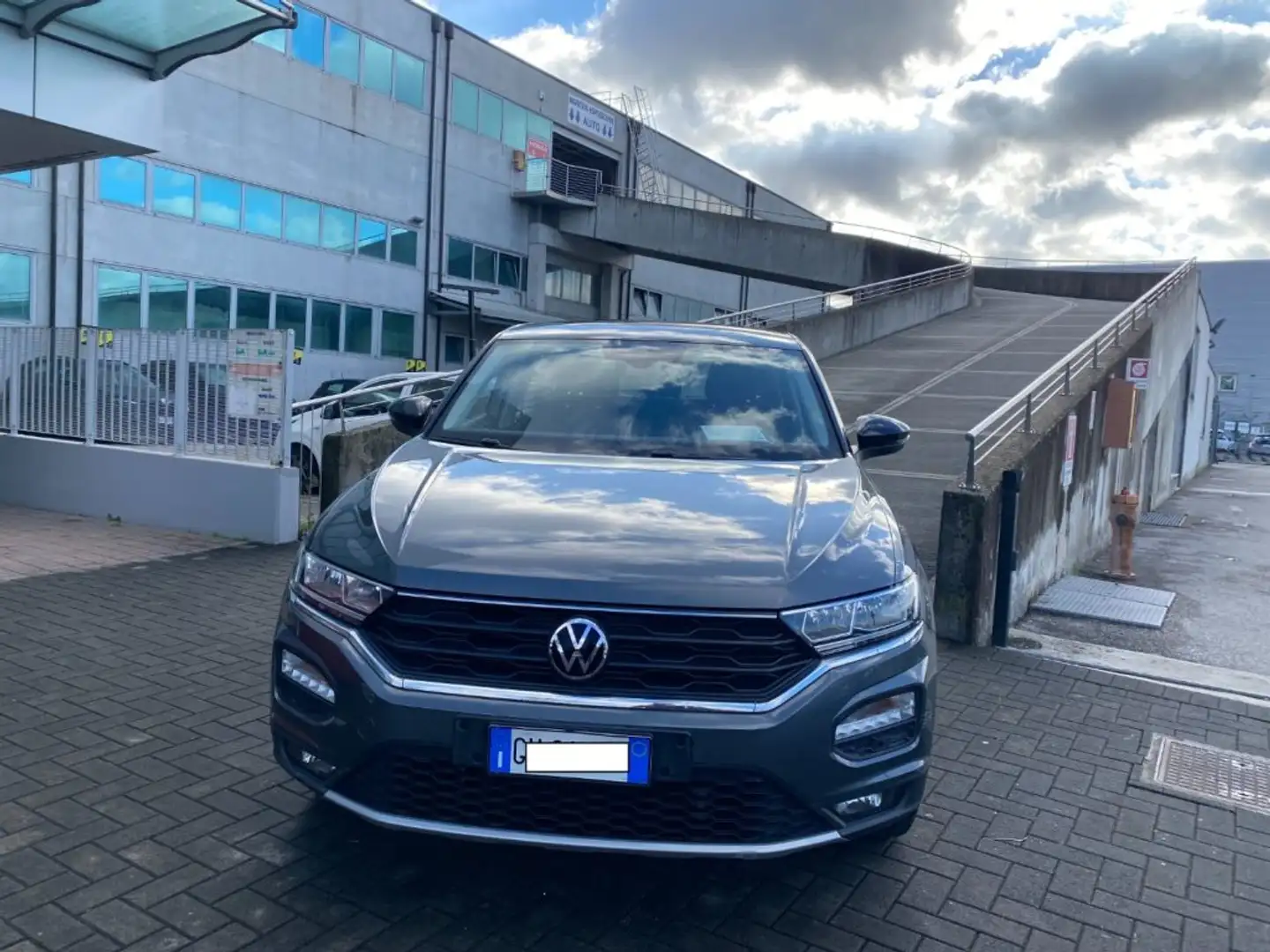 Volkswagen T-Roc 1.0 TSI Style Gris - 2