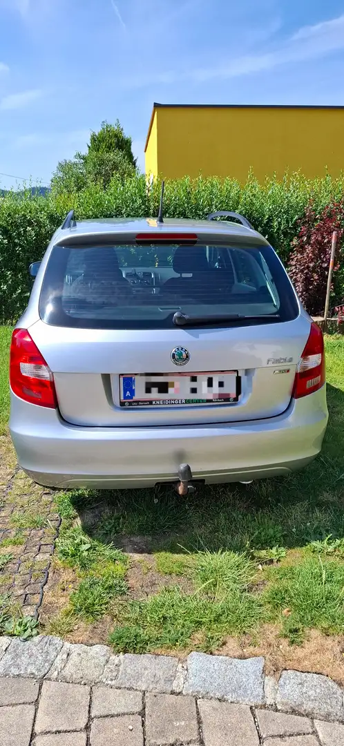Skoda Fabia Combi Ambition 1,6 TDI DPF Grau - 2