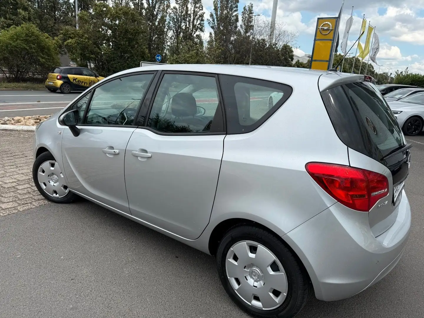 Opel Meriva B Edition 1.4 (120PS) PDC, SHZ, LHZ Silber - 2