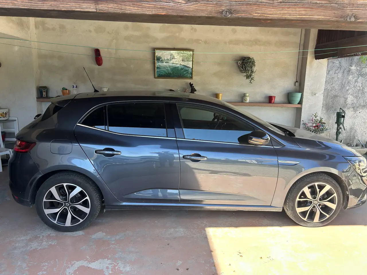 Renault Megane Citadine 5 portes — photo 4