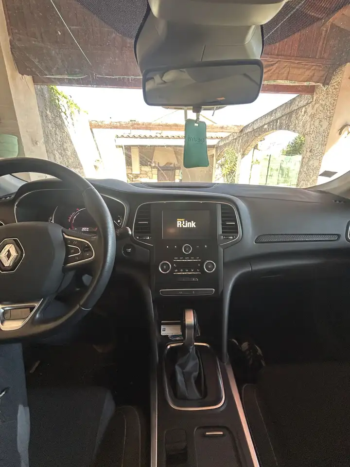 Renault Megane Citadine 5 portes — photo 10