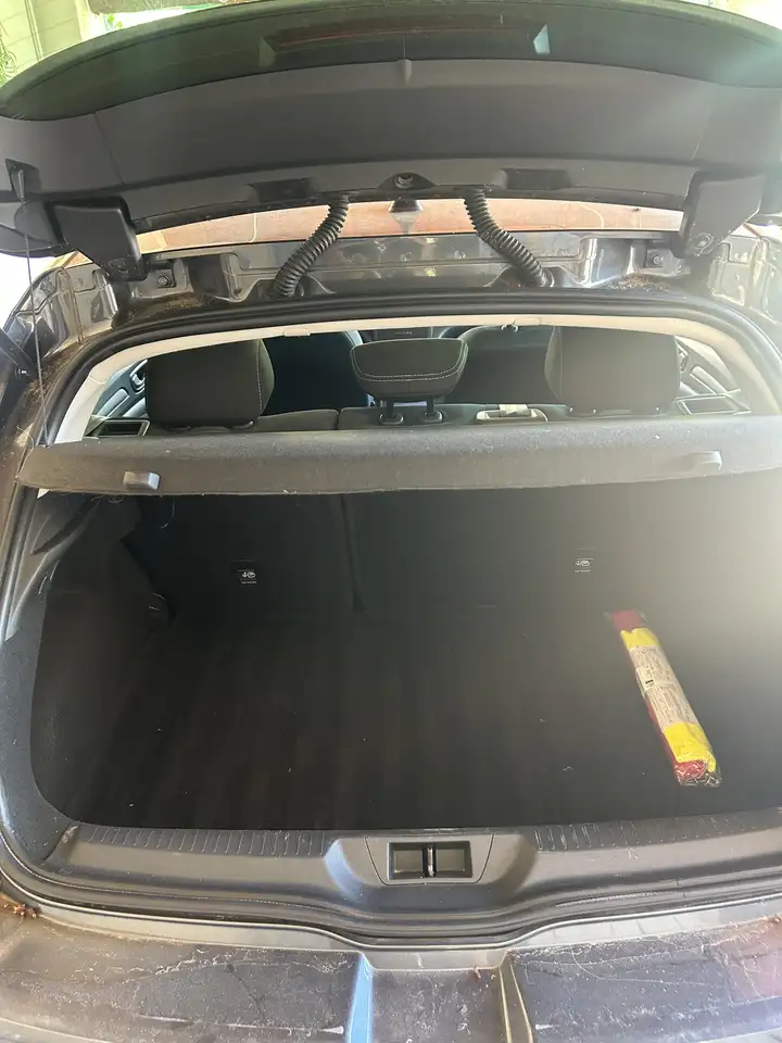 Renault Megane Citadine 5 portes — photo 6