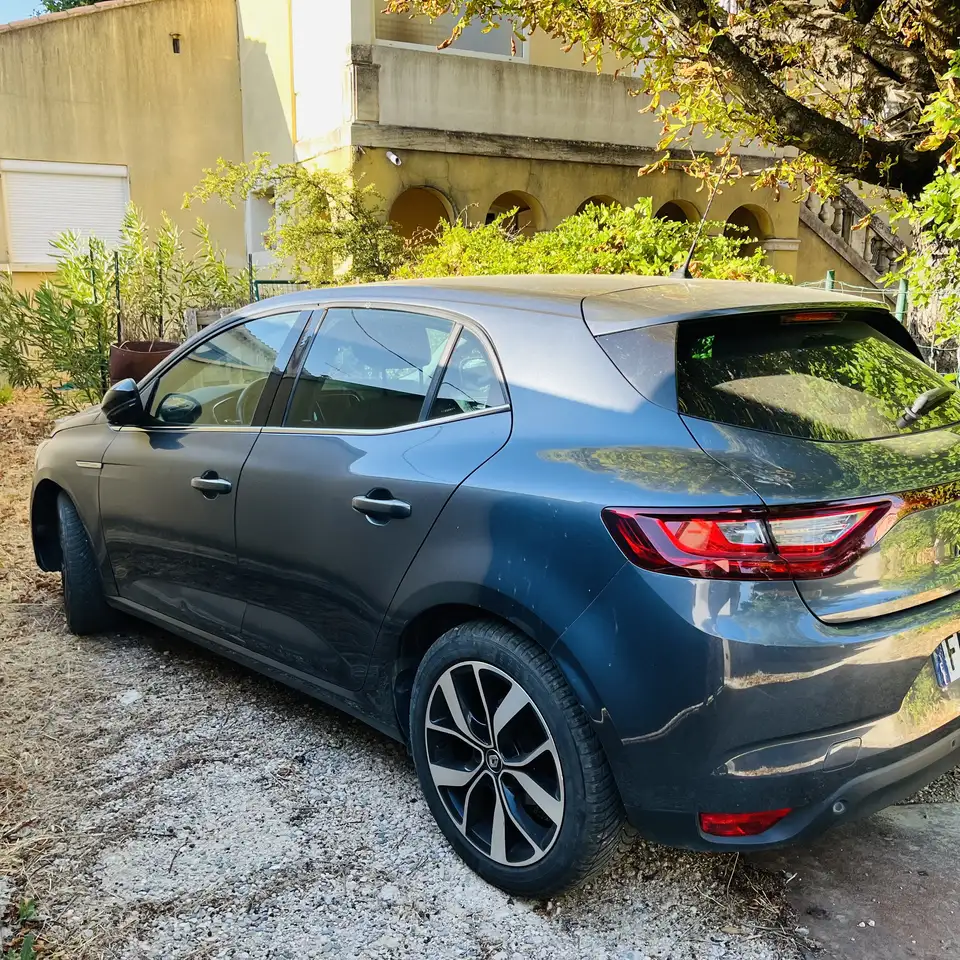 Renault Megane Citadine 5 portes — photo 14