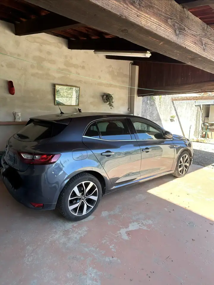 Renault Megane Citadine 5 portes — photo 12