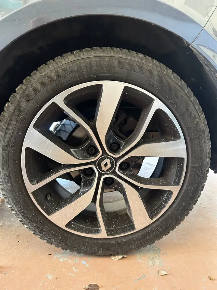Renault Megane Citadine 5 portes — photo 2