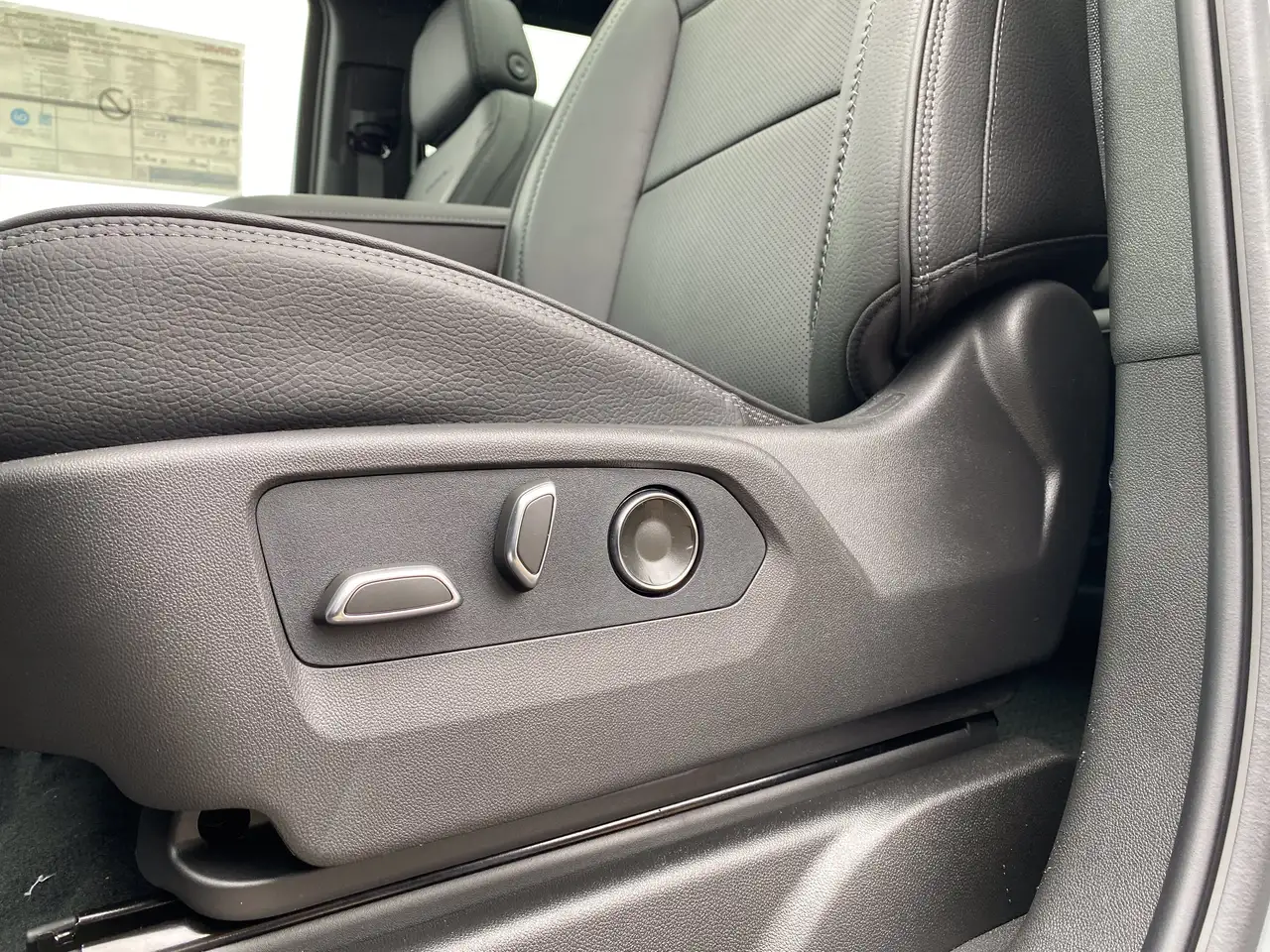 GMC Yukon photo GMC Yukon