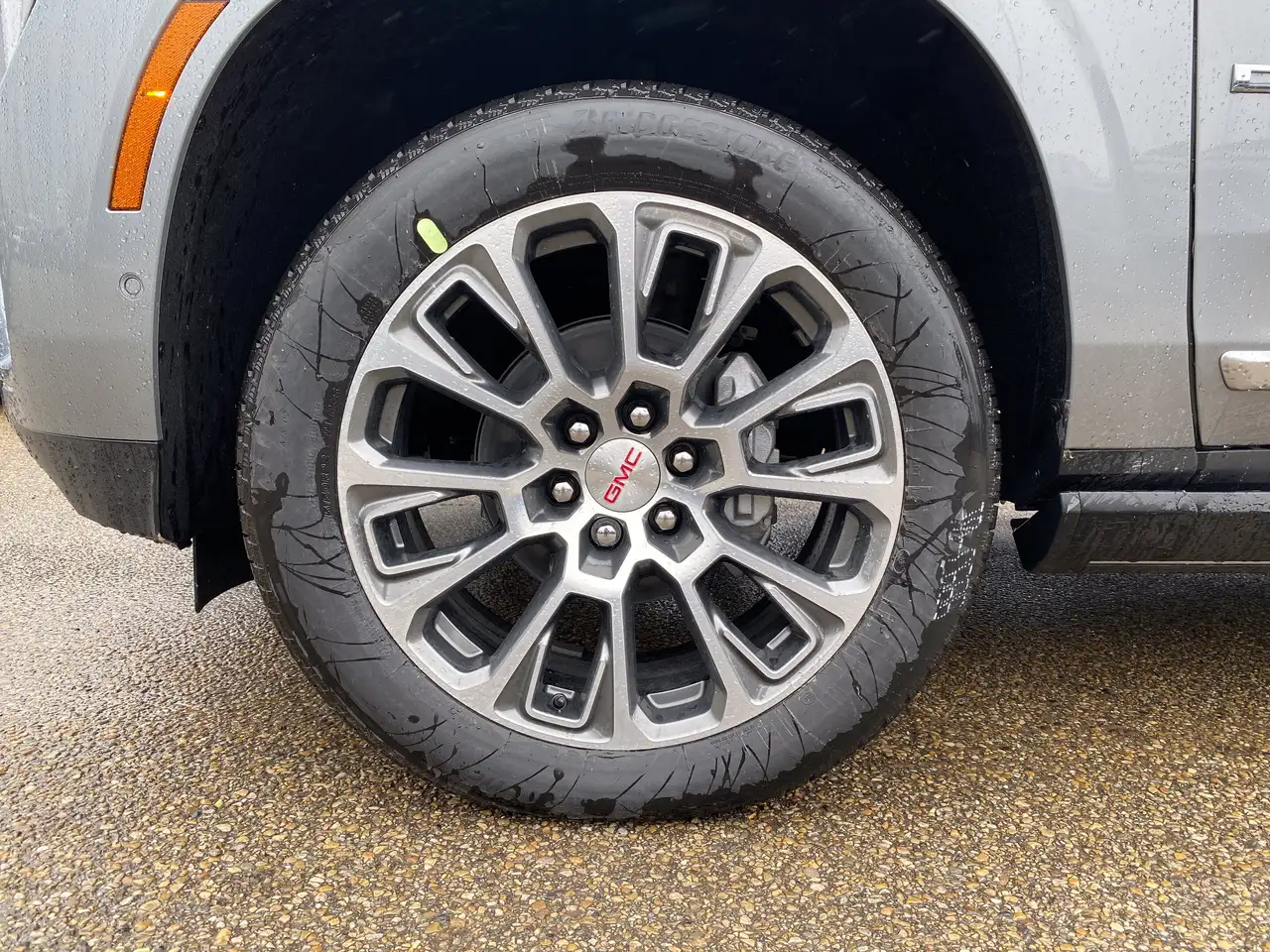 GMC Yukon photo GMC Yukon