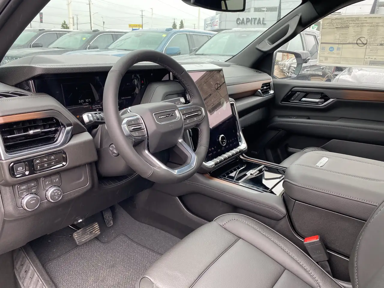 GMC Yukon photo GMC Yukon