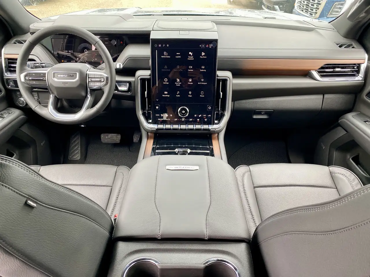 GMC Yukon photo GMC Yukon
