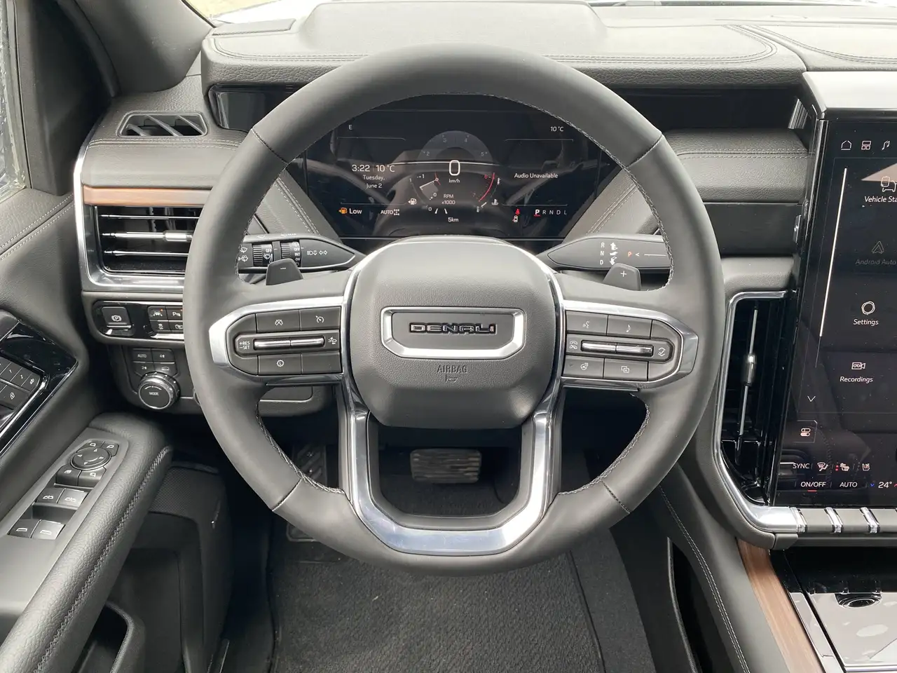 GMC Yukon photo GMC Yukon