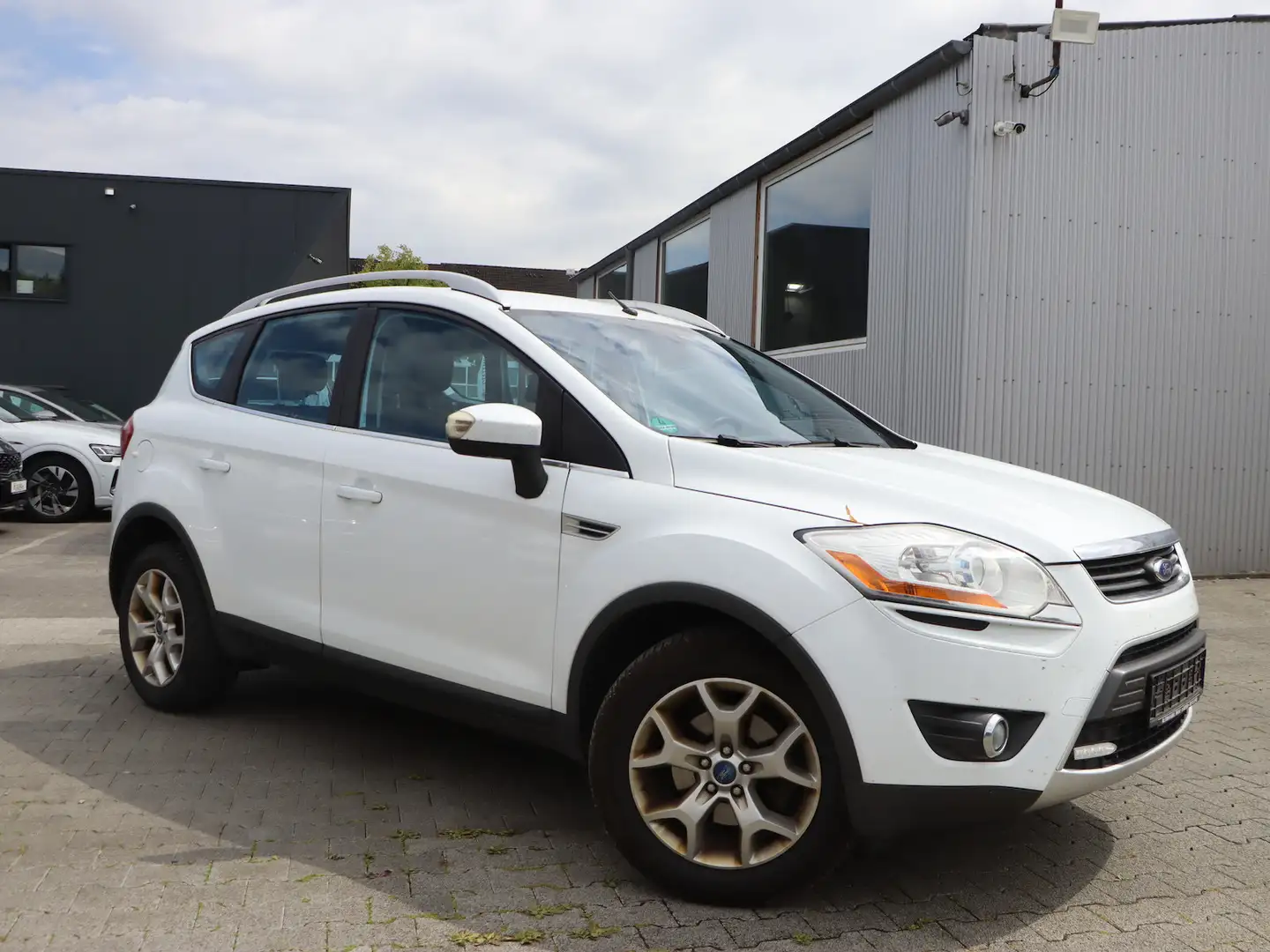 Ford Kuga 2.0 TDCI AWD TITANIUM / XENON / LEDER Білий - 2