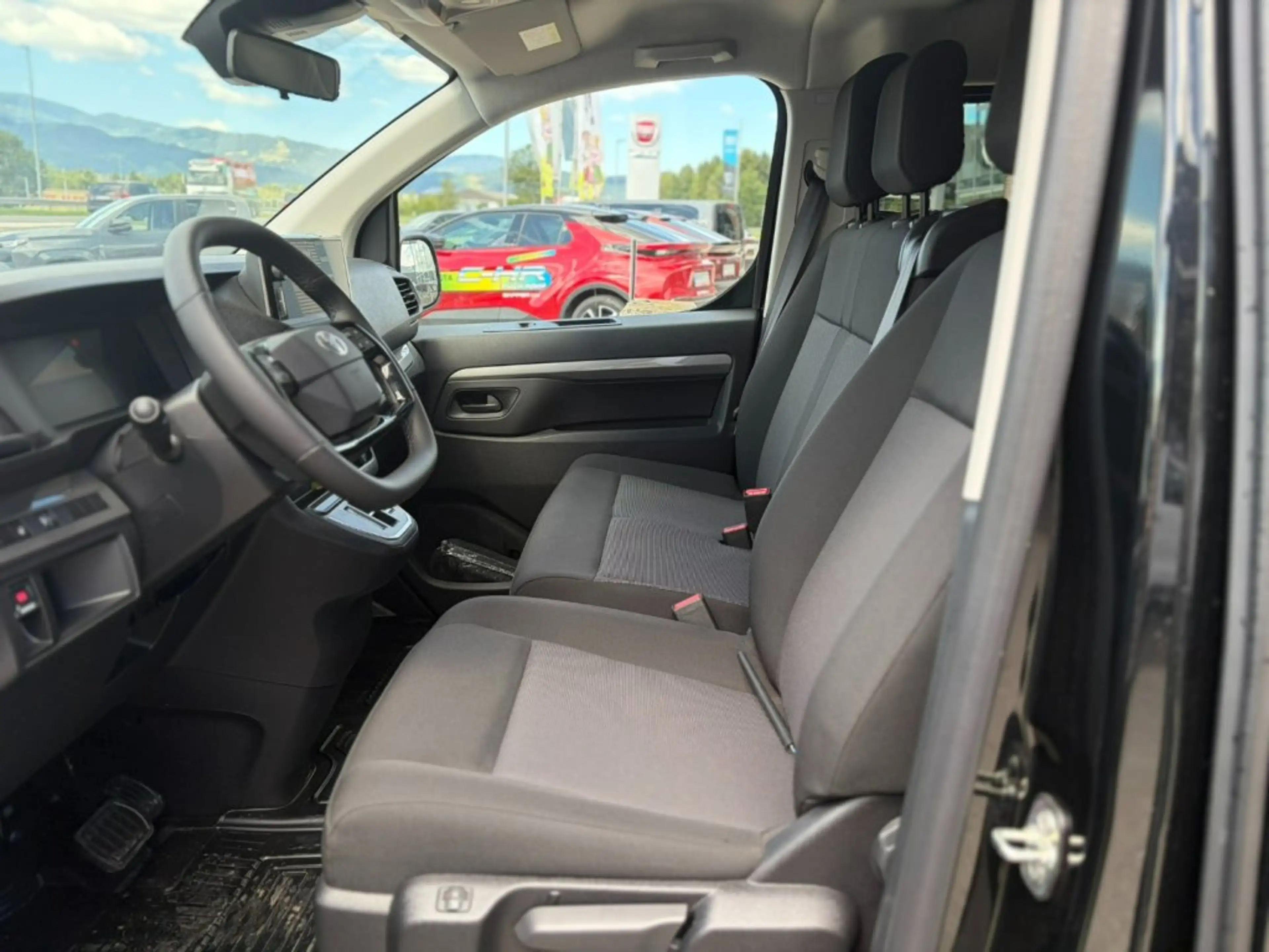 Toyota Proace DKB L2, Gewerbewochen — photo 10