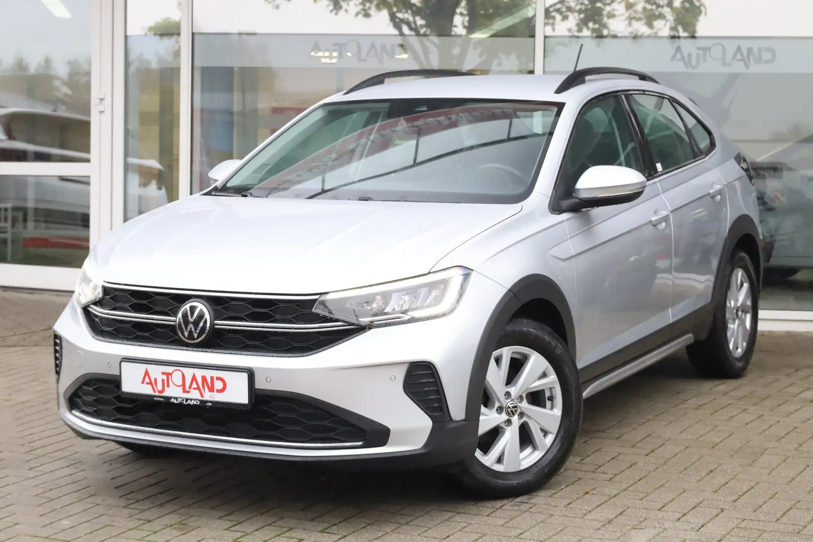 Volkswagen Taigo 1.0 Life LED Navi AHK Sitzheizung Silber - 2