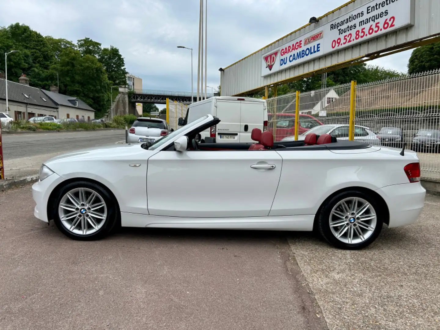 BMW 120 (E88) 120I 170CH SPORT DESIGN Blanc - 2