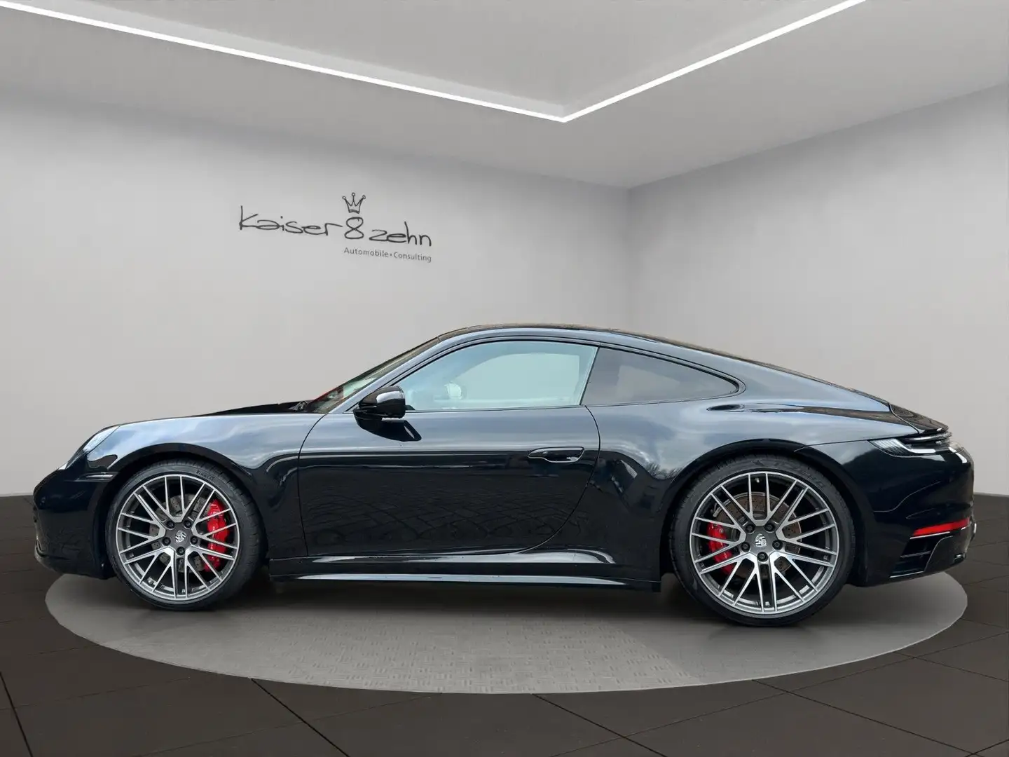 Porsche 992 911 Carrera 4S (992.1) neuwertig Černá - 2