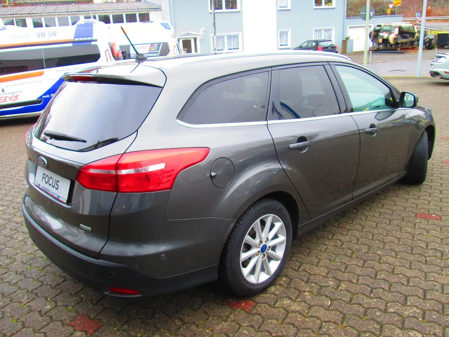 Ford Focus Turnier Titanium Gris - 2