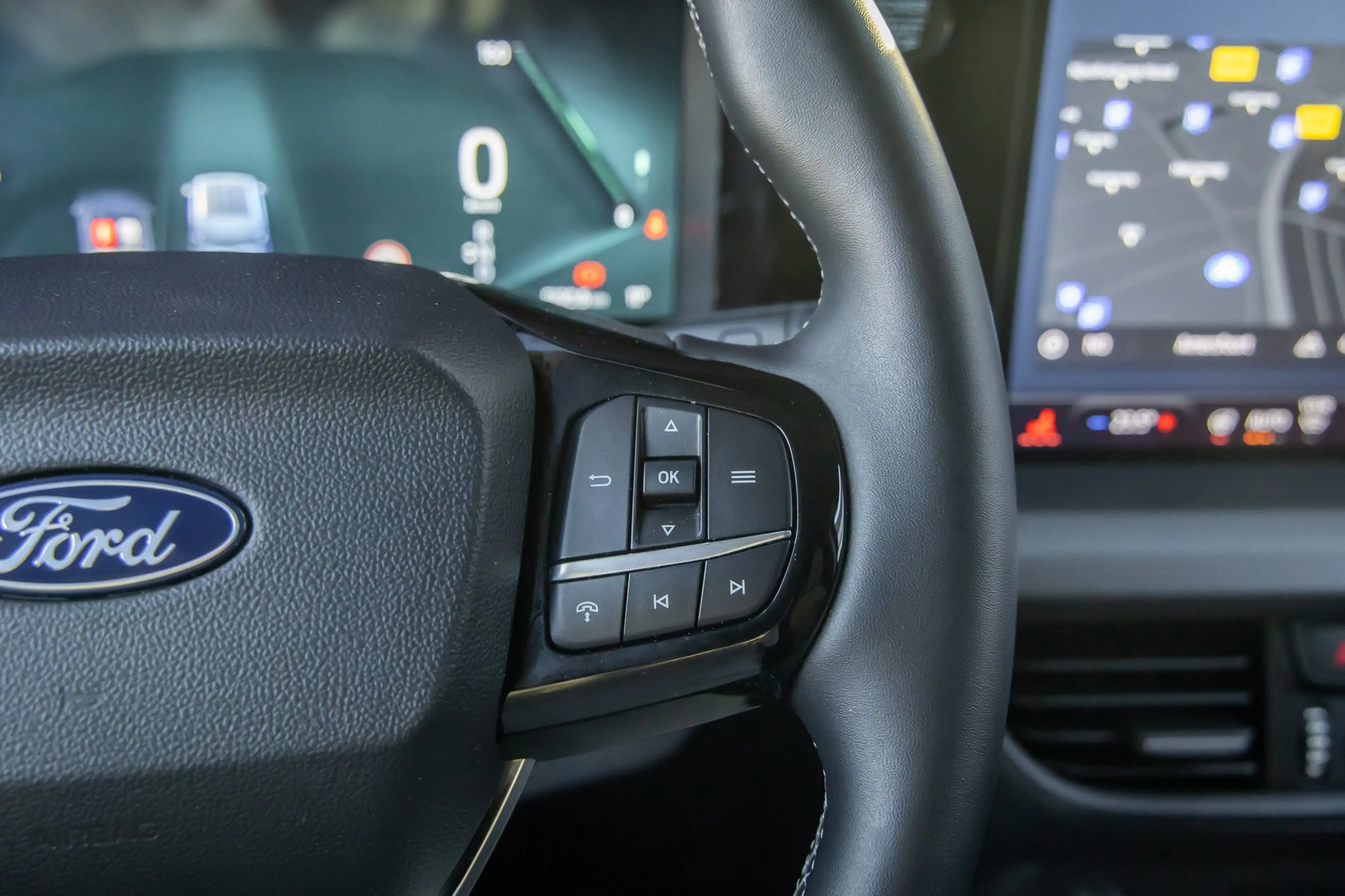 Ford E-Transit Cour. Limited 44 kWh | Trekhaak | Camera | Adap.cr — photo 35
