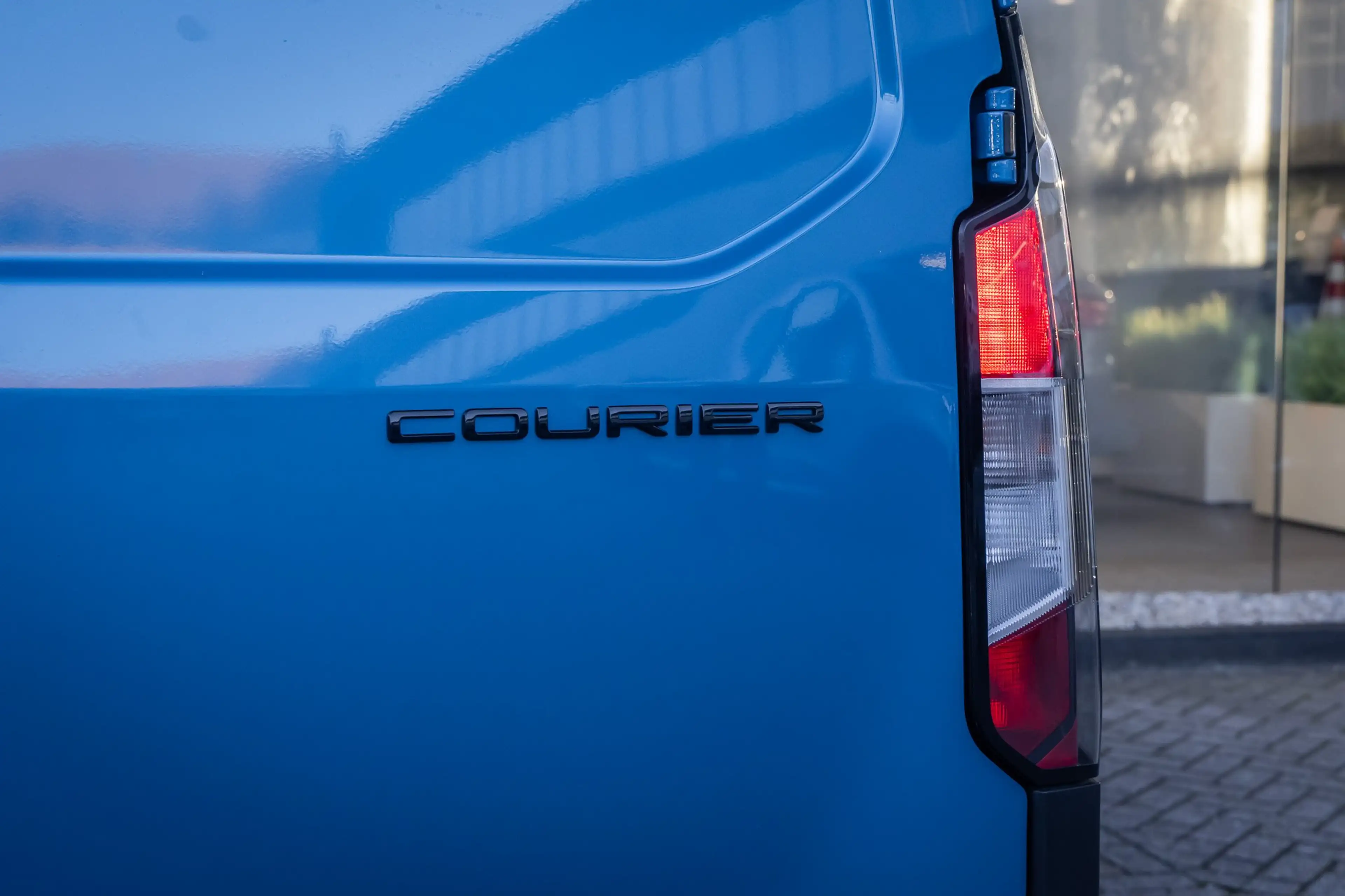 Ford E-Transit Cour. Limited 44 kWh | Trekhaak | Camera | Adap.cr — photo 40