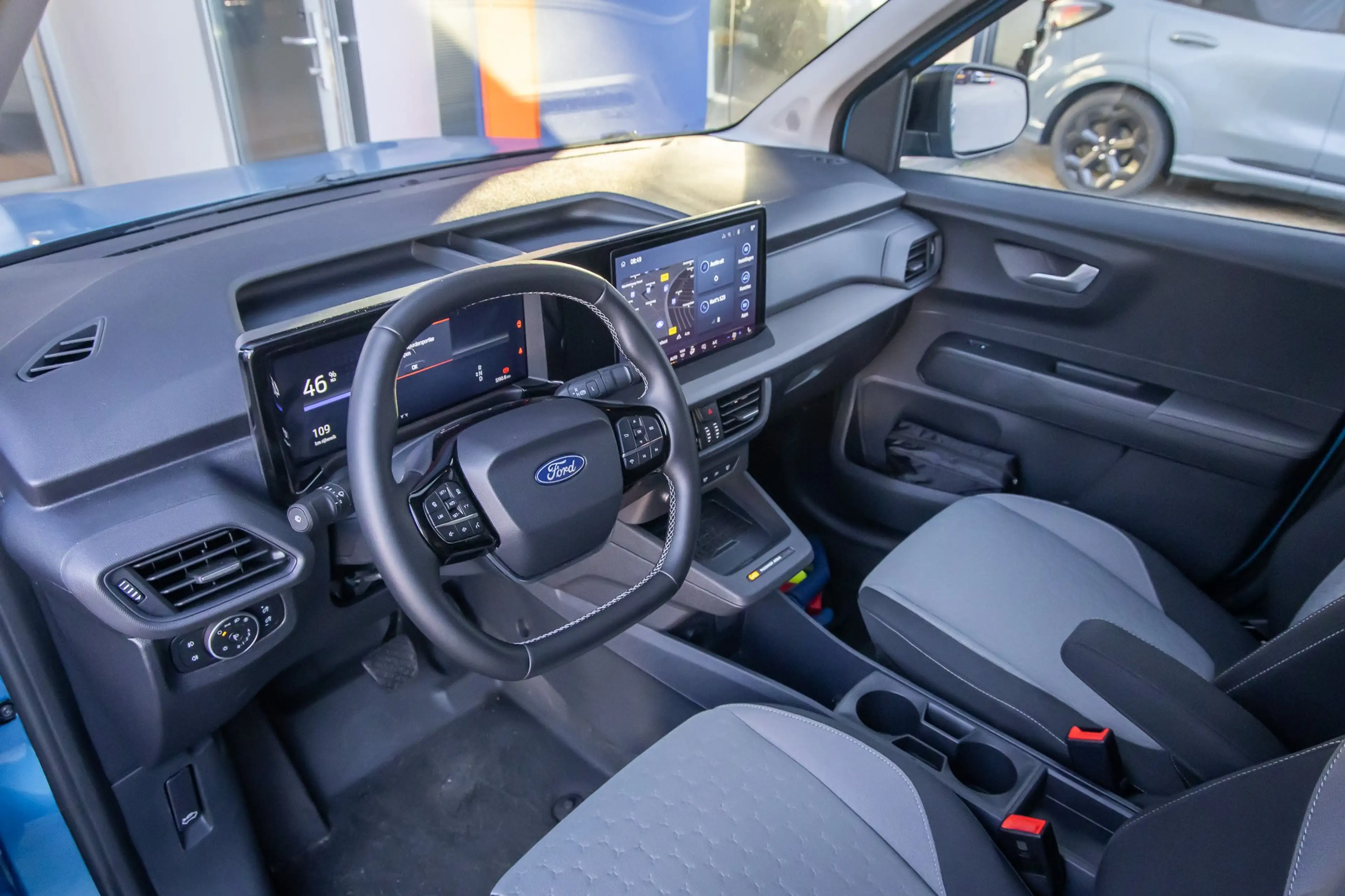 Ford E-Transit Cour. Limited 44 kWh | Trekhaak | Camera | Adap.cr — photo 15