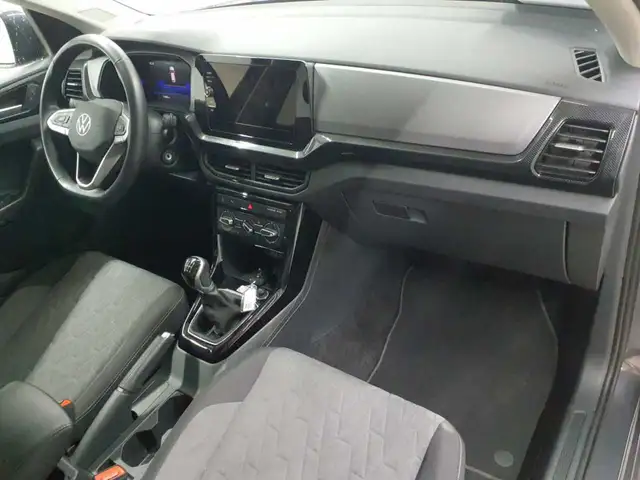 Volkswagen T-Cross view 9