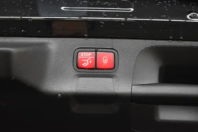 Mercedes-Benz 250 view 13