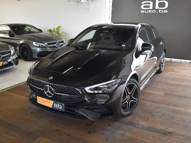 Mercedes-Benz 250 view 2