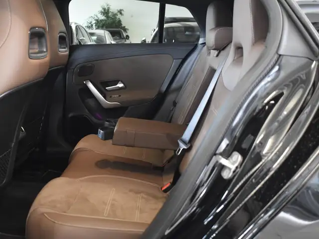 Mercedes-Benz 250 view 15