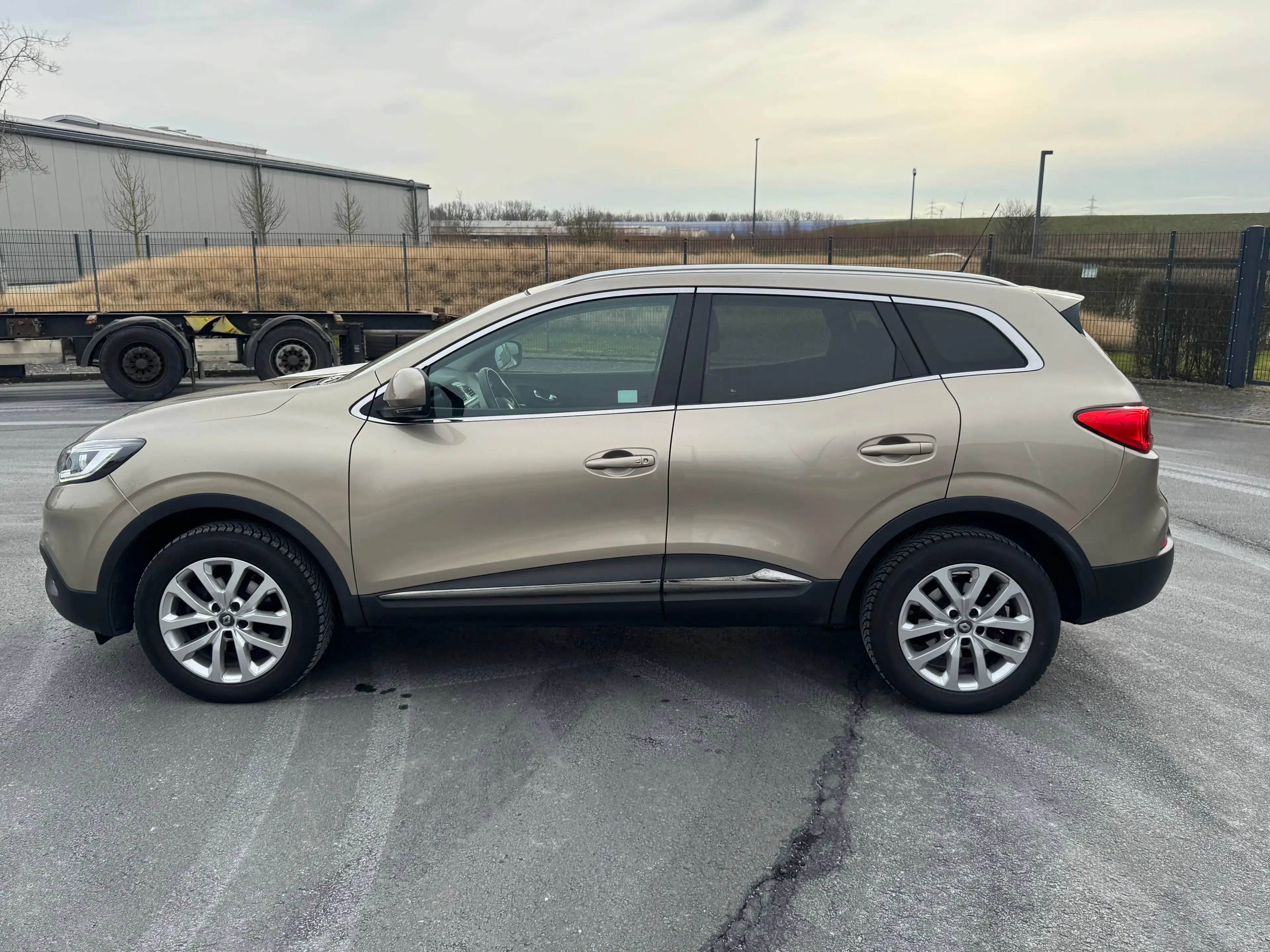 Renault Kadjar TÜV&Inspektion&Reifen NEU Automatick NAVI AHK — photo 2
