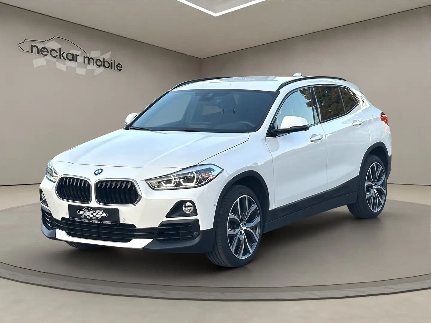 BMW X2 20i Advantage+ Aut. DriveAssist+ HuD Kam LED Weiß - 2
