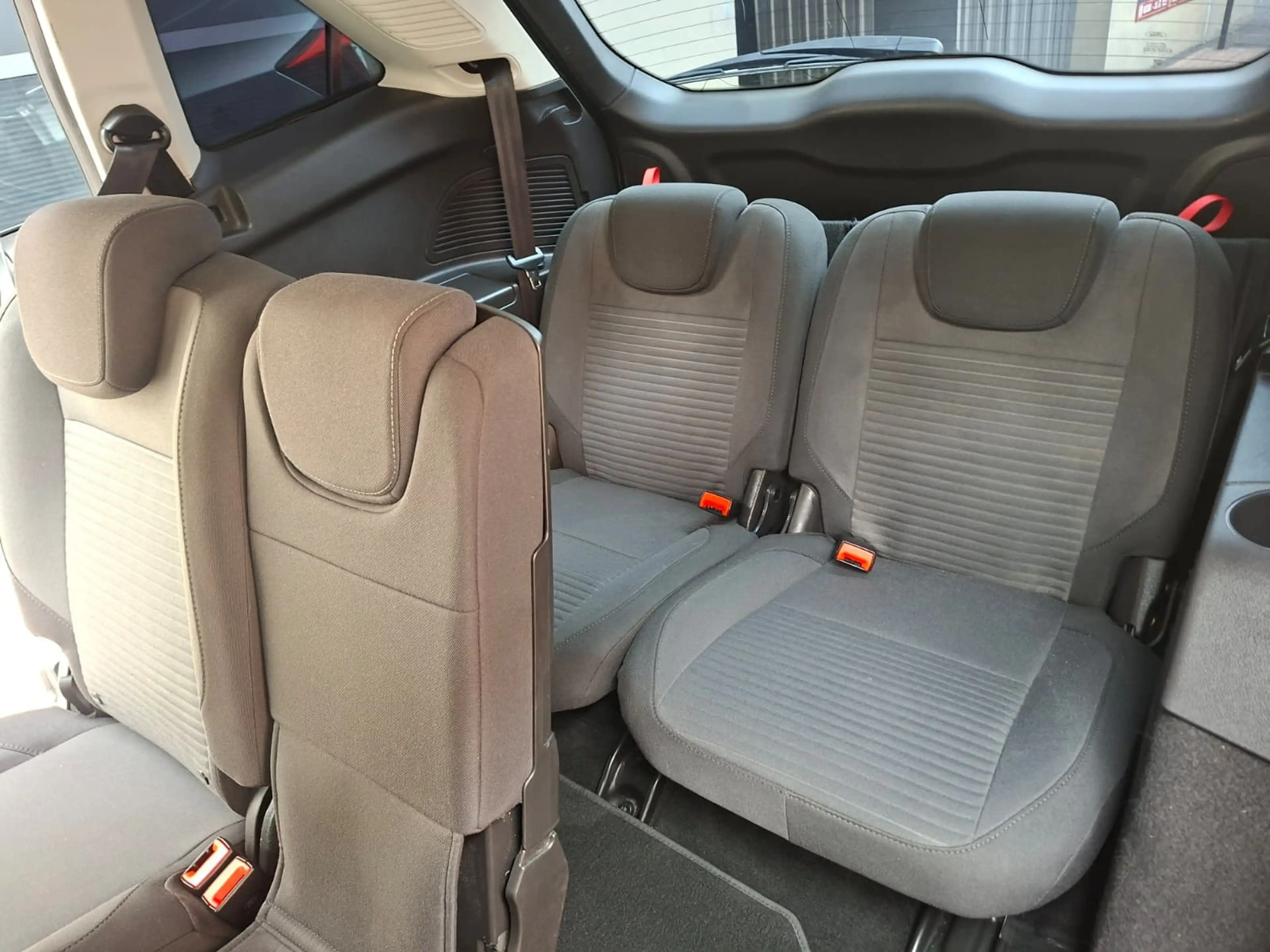 Ford Grand C-Max 7-SITZER+AHK+66TKM+SCHIEBETÜR LI/RE — photo 12
