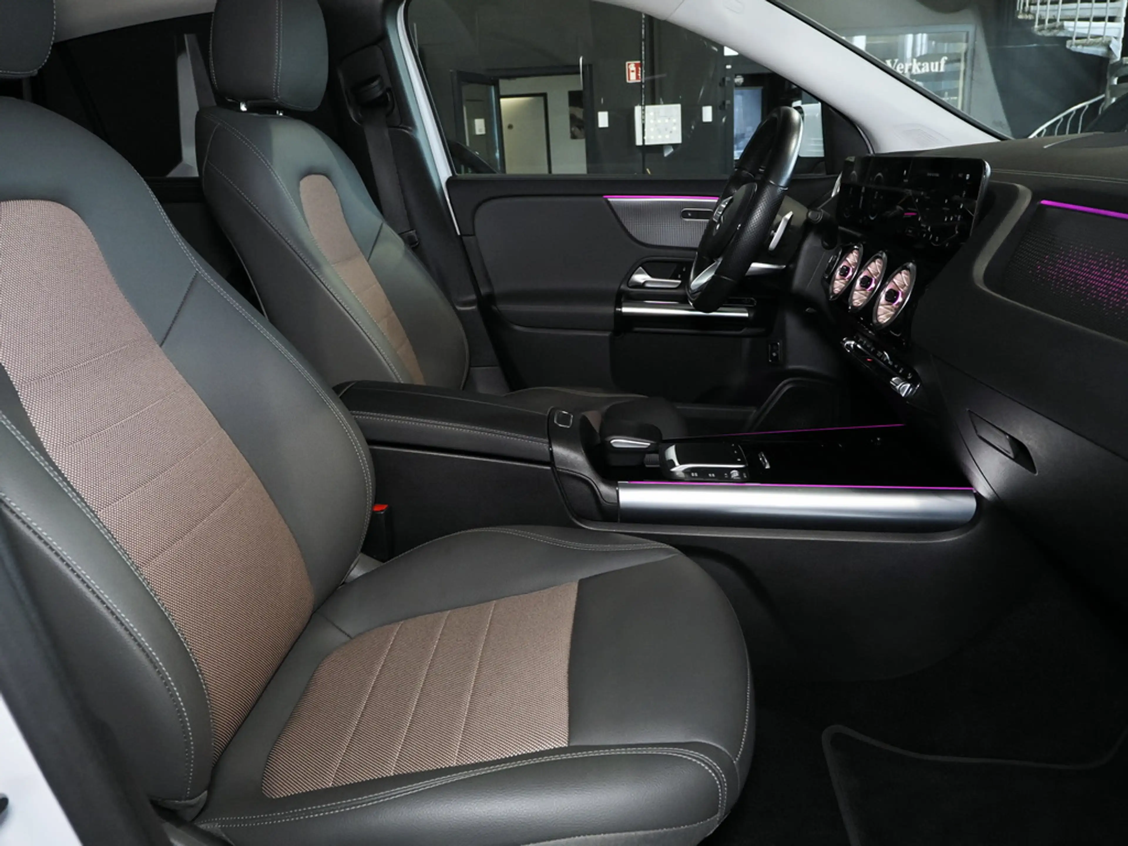 Mercedes-Benz EQA 250 + KAMERA LED DAB NAVI TEMPO SITHZG — photo 12