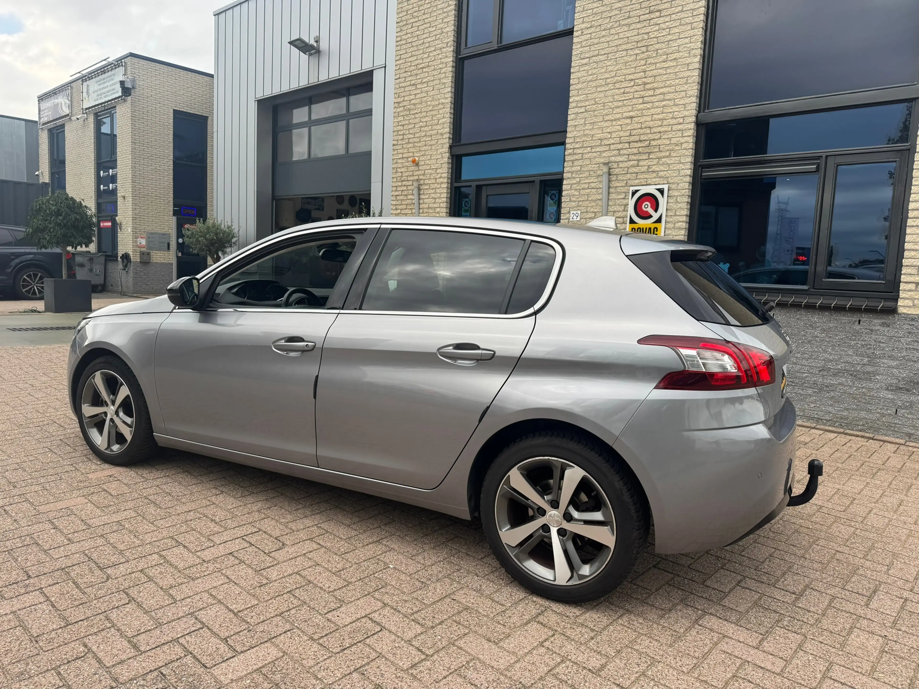 Peugeot 308 1.2 PureTech Allure- panodak-trekhaak- automaat — photo 2