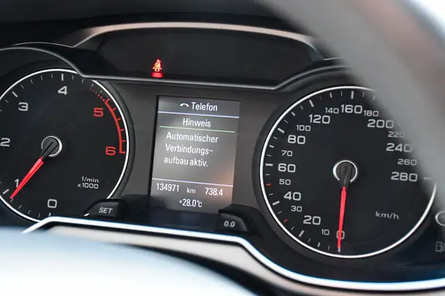 Audi A4 view 26