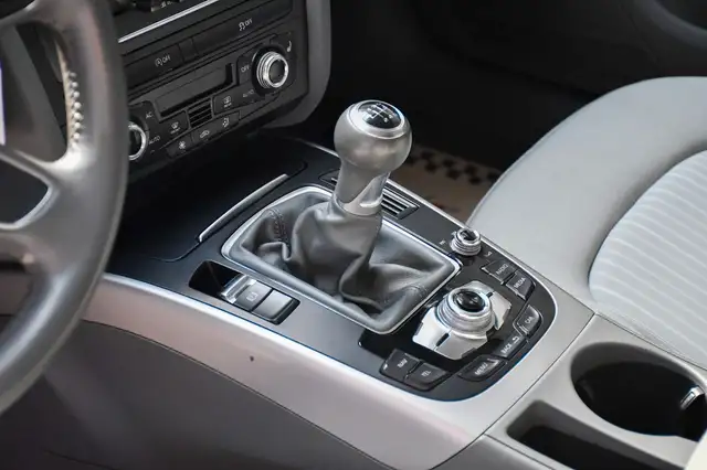 Audi A4 view 24