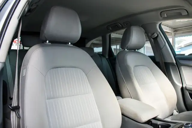 Audi A4 Avant view 13
