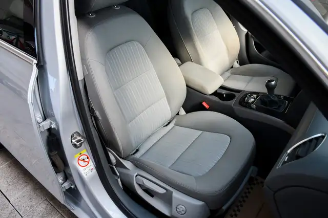 Audi A4 Avant view 12