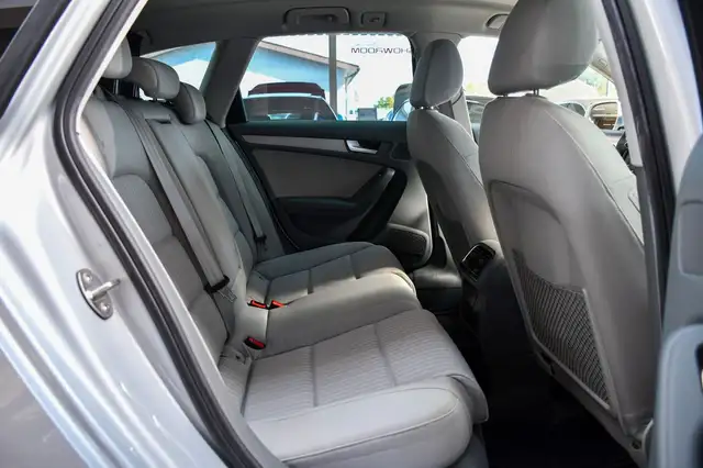 Audi A4 Avant view 14