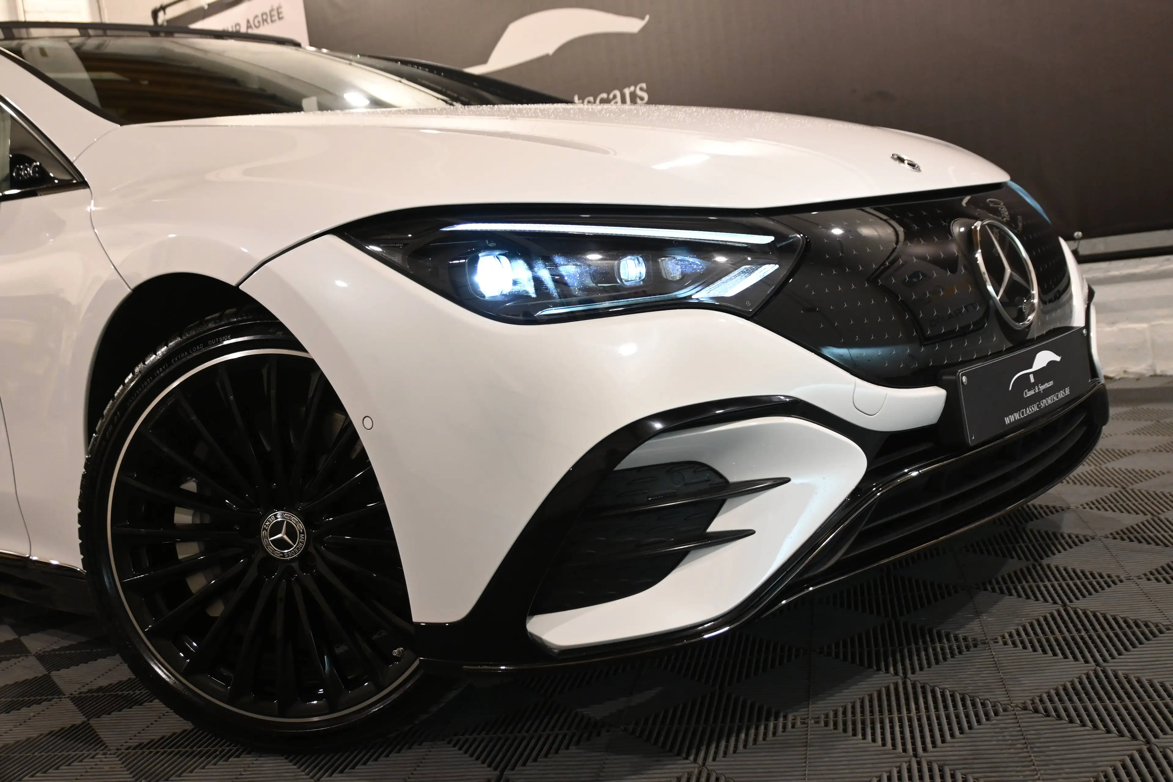 Mercedes-Benz EQA 350 EQA 350 + 4-Matic AMG LINE / PANO / AIR / CAMERA 360 / DISTRONIC / 21 INCH / FULL FULL OPTIONS !! — photo 3