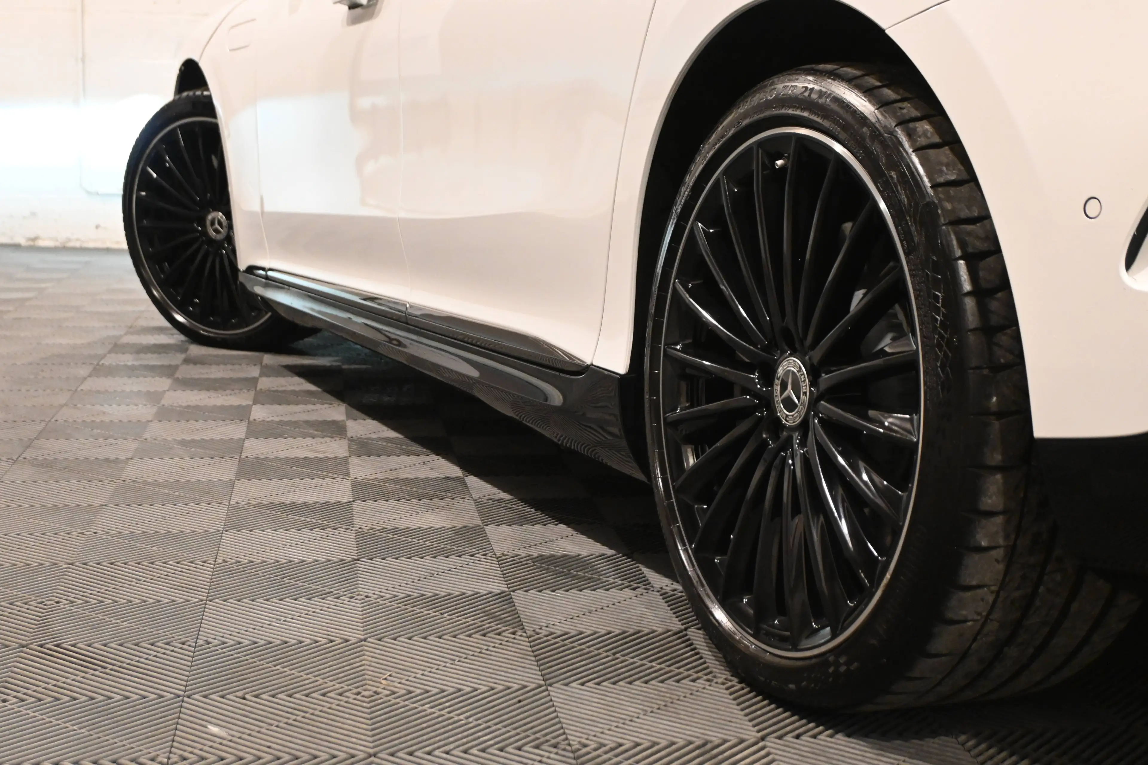 Mercedes-Benz EQA 350 EQA 350 + 4-Matic AMG LINE / PANO / AIR / CAMERA 360 / DISTRONIC / 21 INCH / FULL FULL OPTIONS !! — photo 10