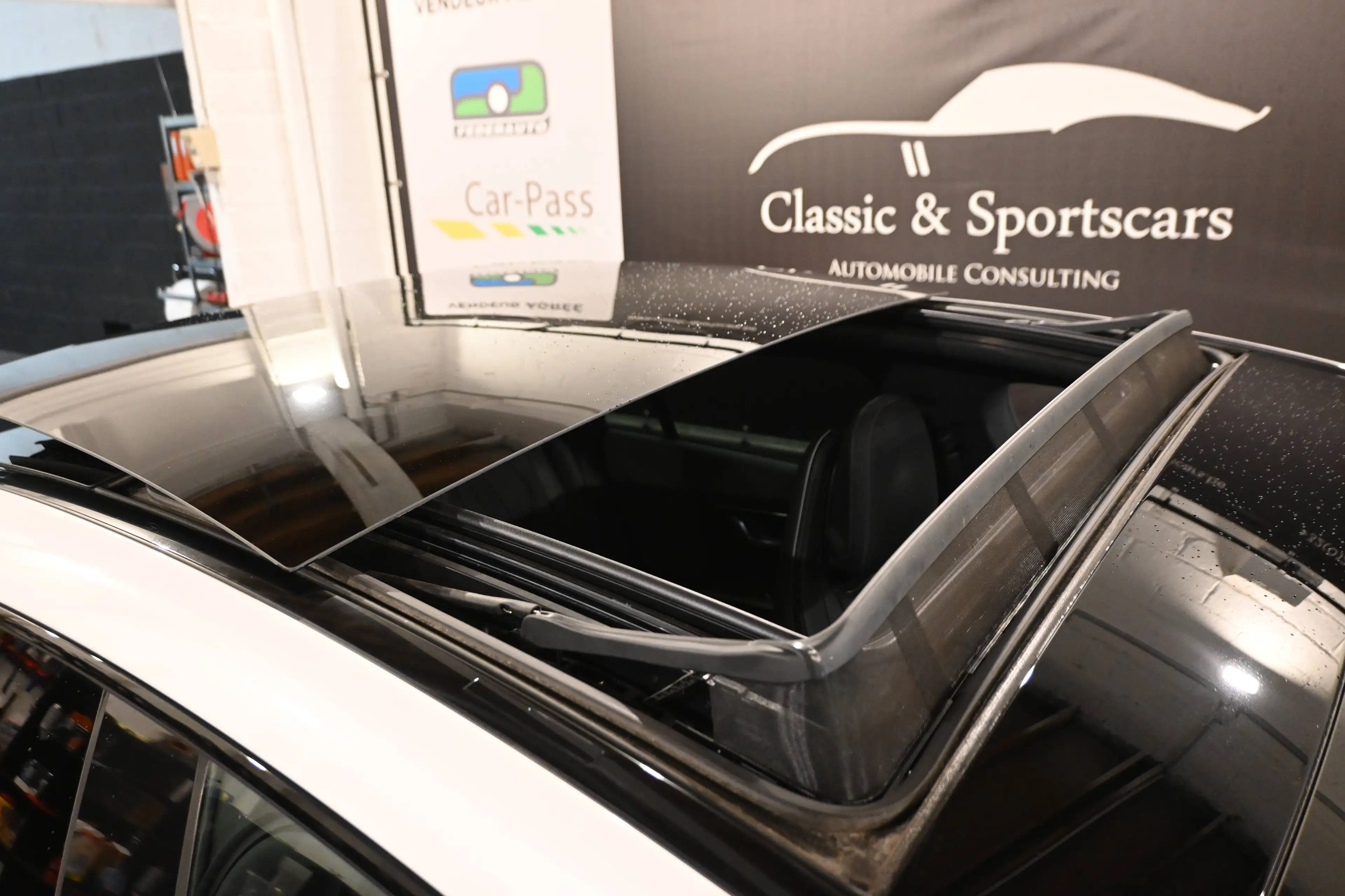 Mercedes-Benz EQA 350 EQA 350 + 4-Matic AMG LINE / PANO / AIR / CAMERA 360 / DISTRONIC / 21 INCH / FULL FULL OPTIONS !! — photo 11